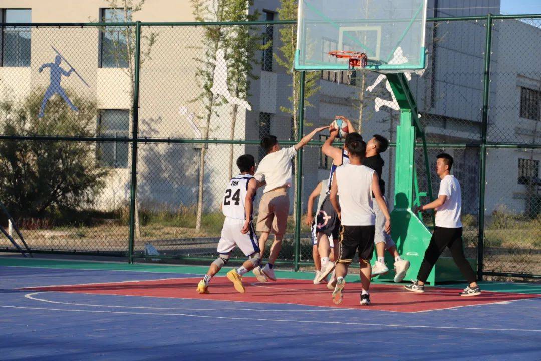 华体会在线-东京俱乐部在比赛中奋勇拼搏