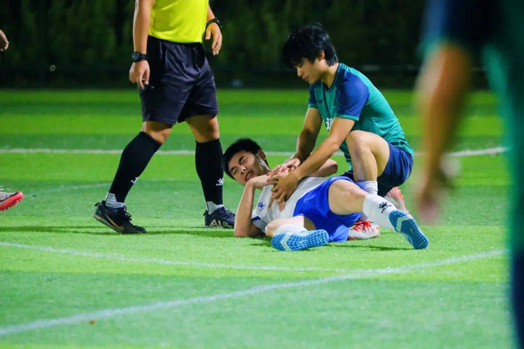 热血澎湃的足球比赛备受瞩目 热血澎湃的足球比赛备受瞩目