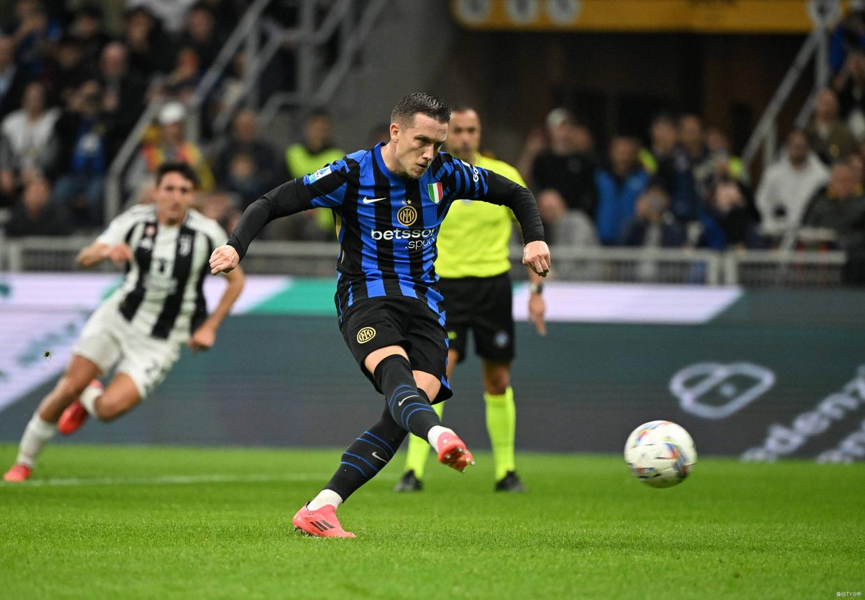 华体会娱乐-都灵球队逆转战胜对手赢得了关键胜利