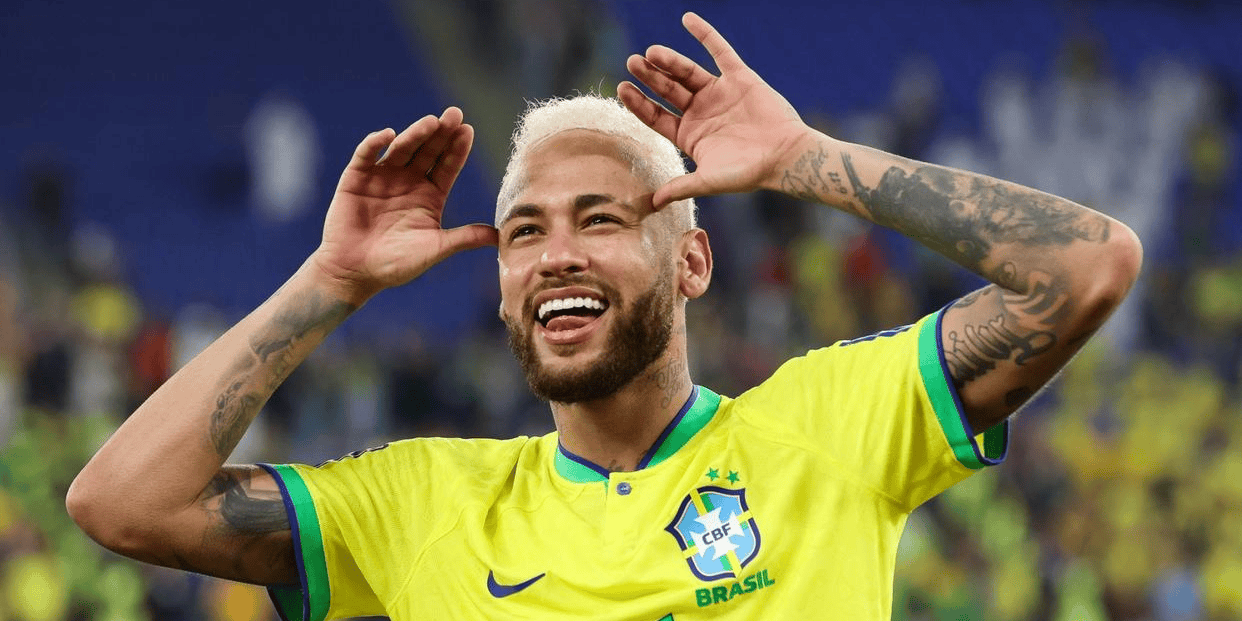 足球界明星球员赛季表现亮眼，成为焦点的简单介绍