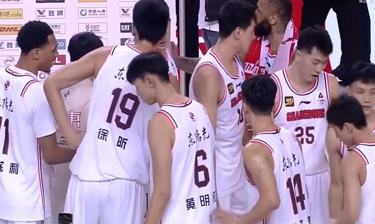 包含四川金强主场不敌广东宏远,球迷纷纷表达支持的词条 包含四川金强主场不敌广东宏远,球迷纷纷表达支持的词条