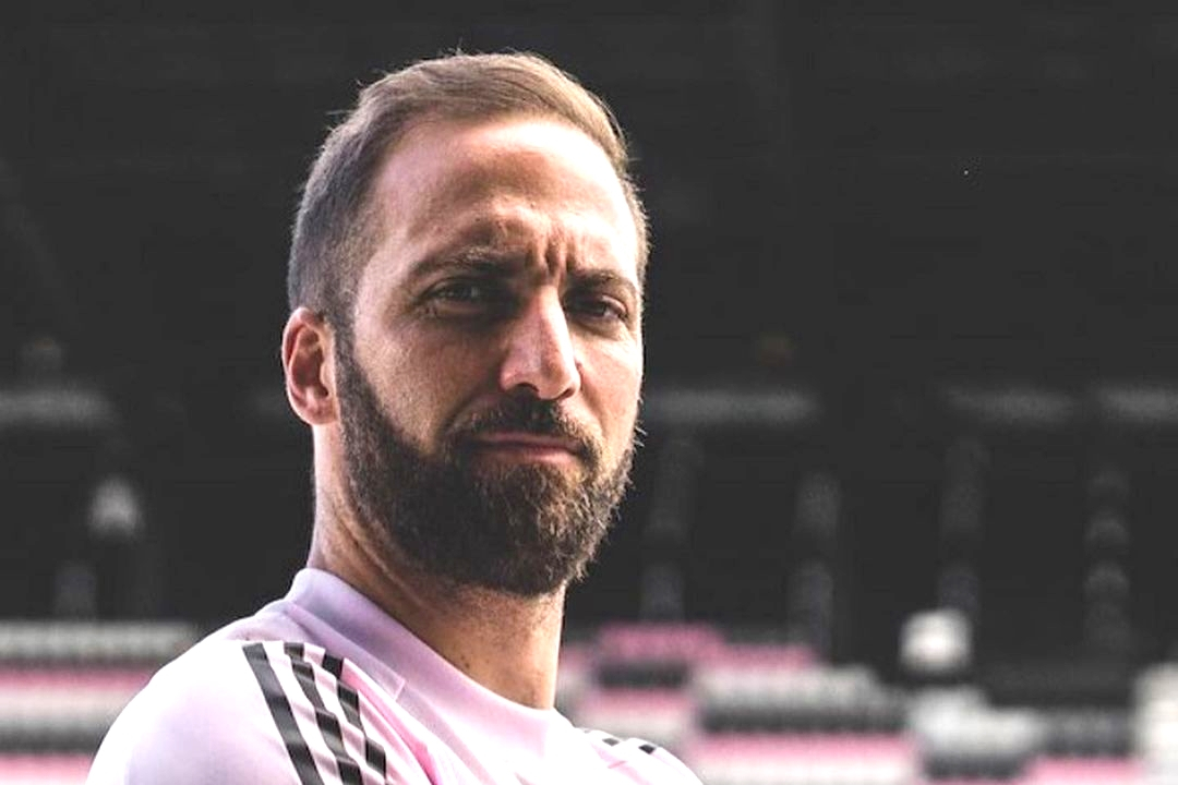 华体会电竞-包含伊瓜因在比赛中破门,帮助球队取得胜利的词条