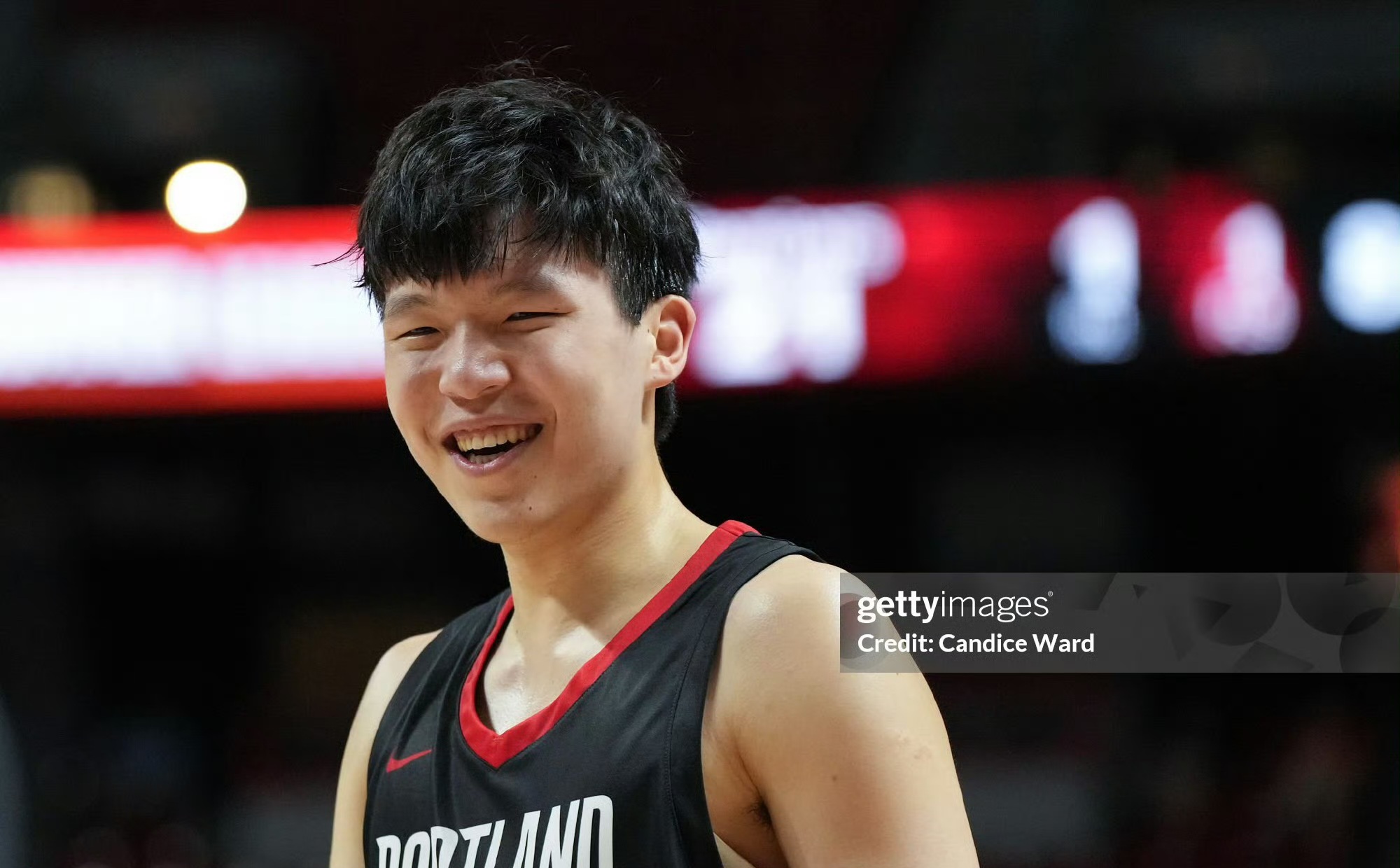 华体会馆-新球员加盟首秀:球队备战是否能有所突破