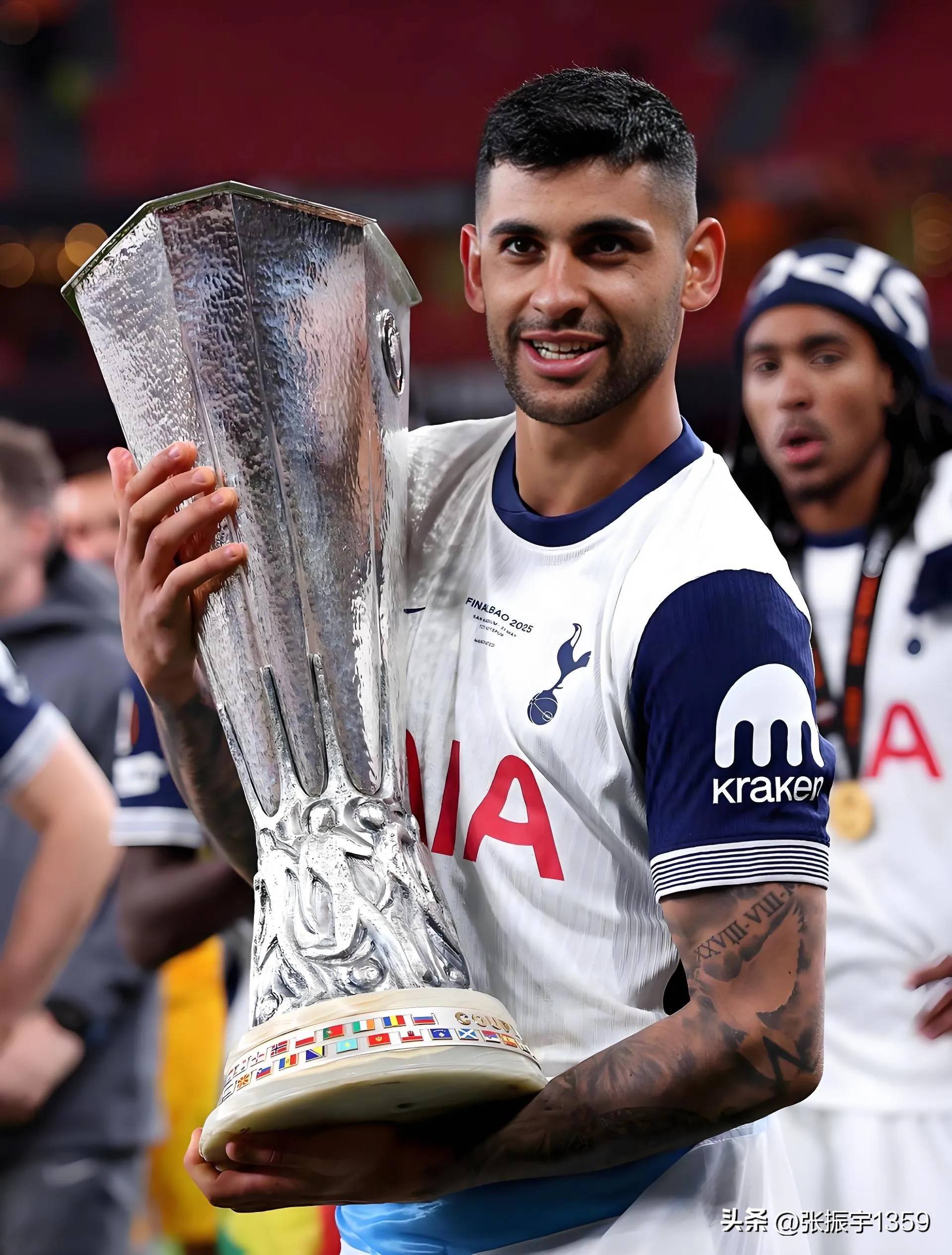 热刺击败沃特福德，保持欧冠希望