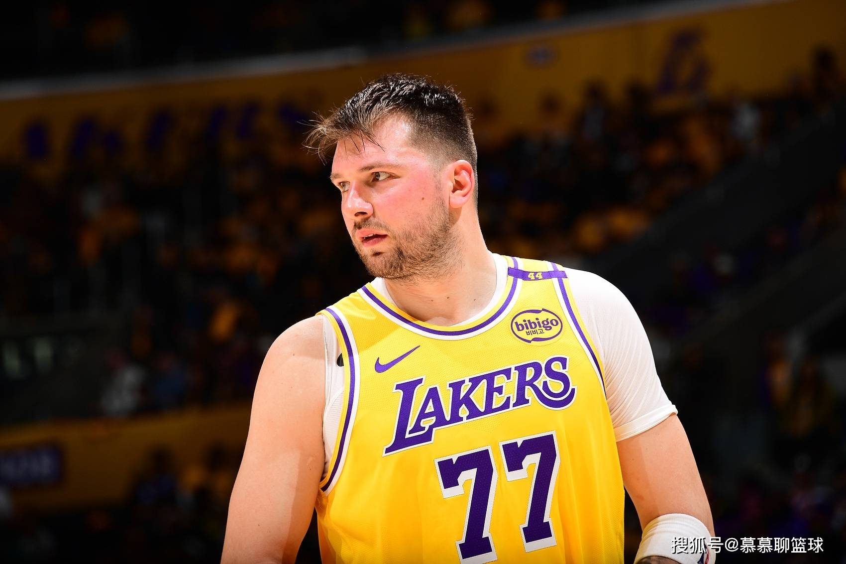 湖人客场击败爵士，遭遇连败