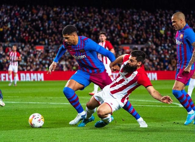 巴伦西亚坚守中游,稳步往前 巴伦西亚坚守中游,稳步往前